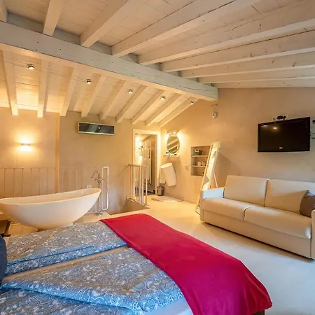 Romantic Il Piccolo Paradiso Bed and breakfast